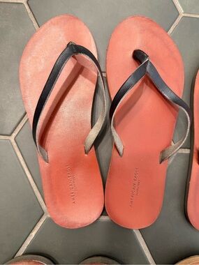 American Eagle Flip Flop